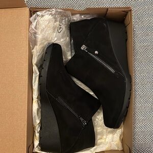GH Bass Black Leather Booties. NIB size 8.5